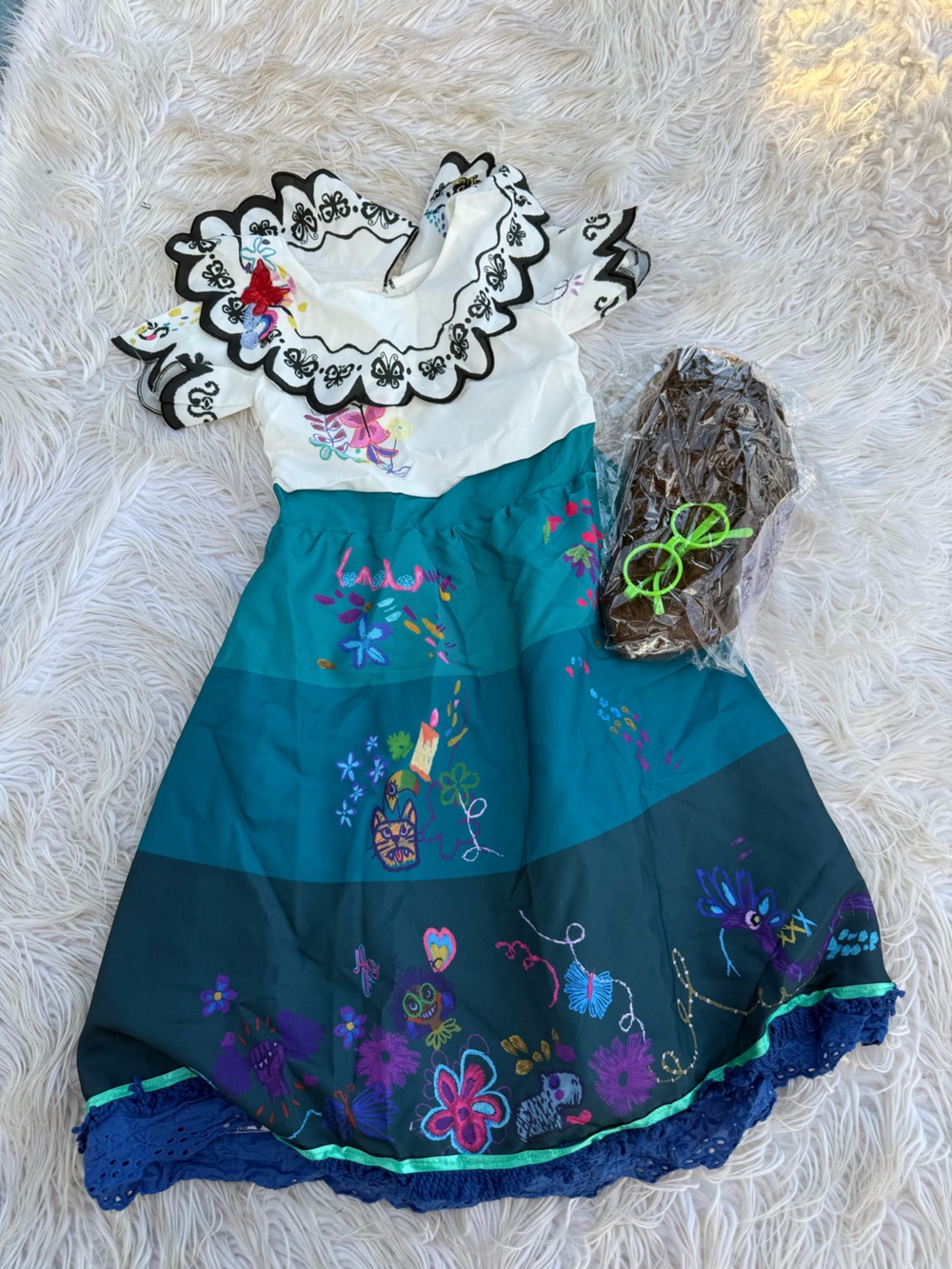 Girls Encanto Maribel costume (D12)